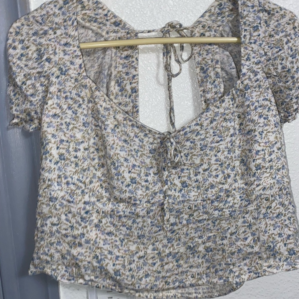 American Eagle crop top